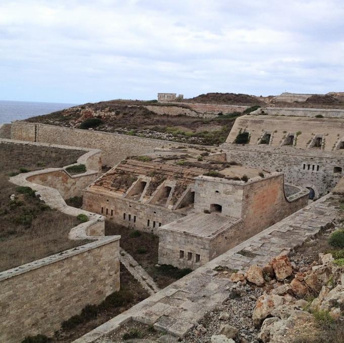 espana/fortaleza-isabel-ii