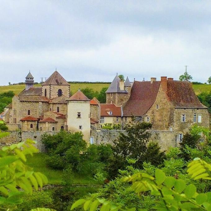 france/auvergne-rhone-alpes/abbaye-de-chantelle