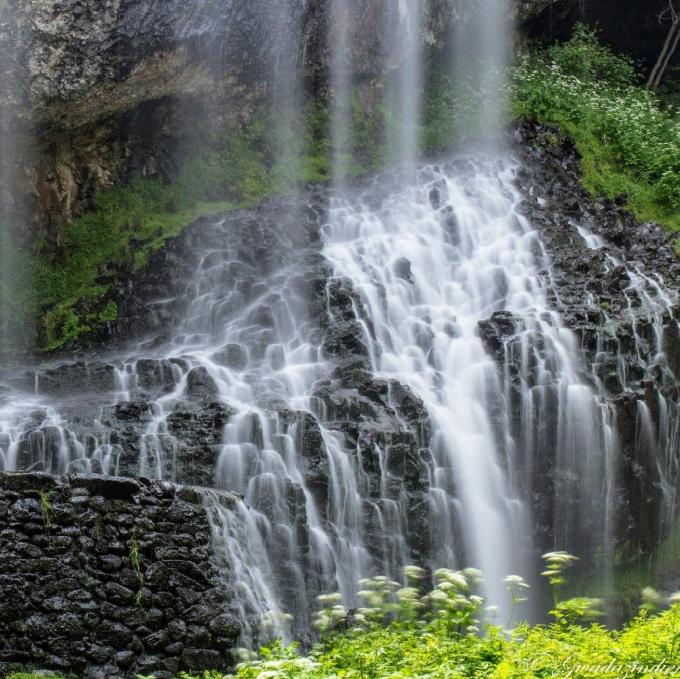 france/auvergne-rhone-alpes/cascade-de-la-beaume