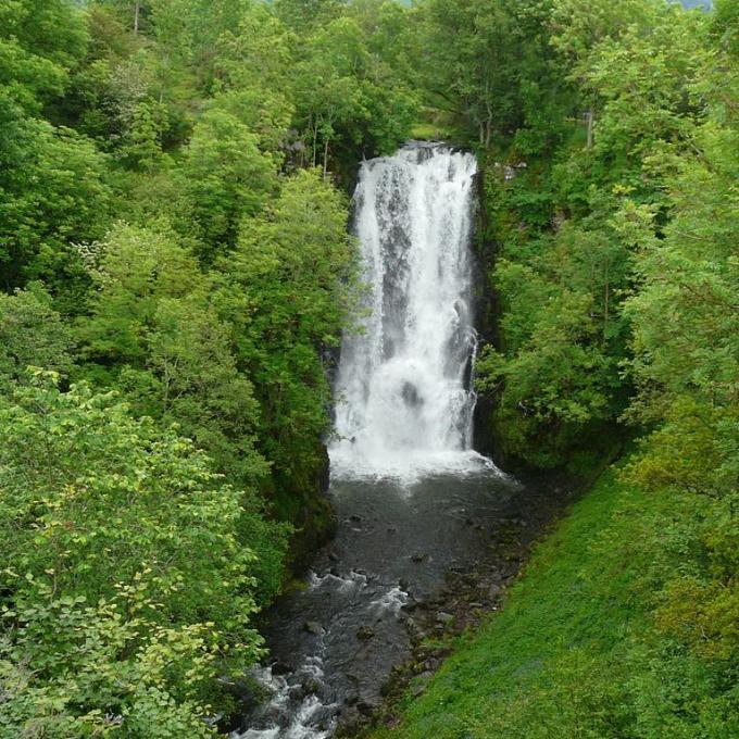 france/auvergne-rhone-alpes/cascade-du-sartre