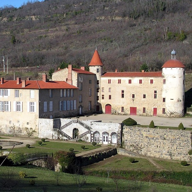 france/auvergne-rhone-alpes/chateau-de-la-batisse