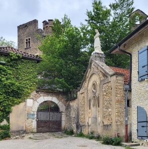 france/auvergne-rhone-alpes/cremieu/chateau-delphinal-chateau-saint-laurent