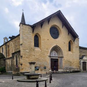 france/auvergne-rhone-alpes/cremieu/eglise-saint-jean-baptiste