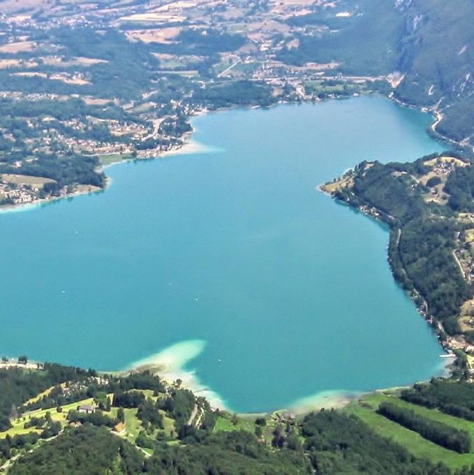 france/auvergne-rhone-alpes/lac-d-aiguebelette