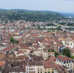 france/auvergne-rhone-alpes/vienne-france/mont-pipet-panorama