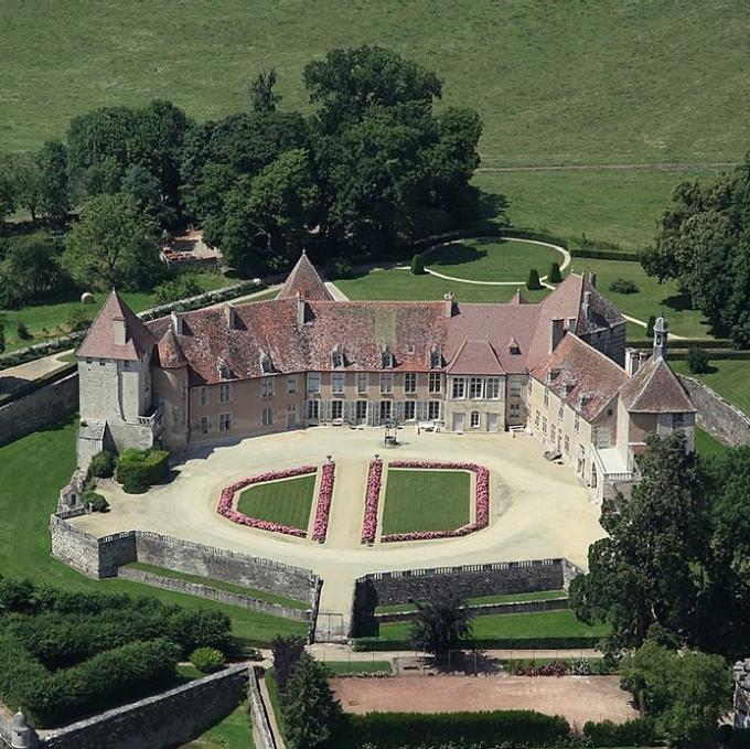 france/bourgogne-franche-comte/chateau-d-epoisses