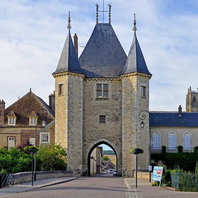 france/bourgogne-franche-comte/villeneuve-sur-yonne