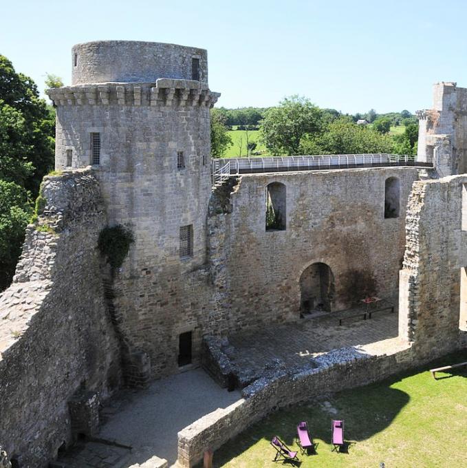 france/bretagne/chateau-de-la-hunaudaye