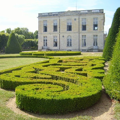 france/centre-val-de-loire/chateau-de-bouges