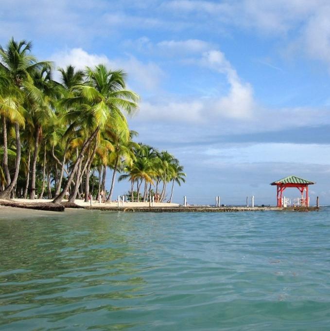 france/guadeloupe/plage-de-la-caravelle