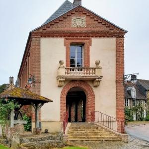 france/hauts-de-france/gerberoy/halles