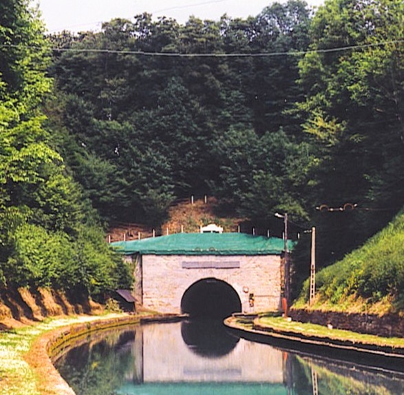 france/hauts-de-france/touage-souterrain-de-riqueval