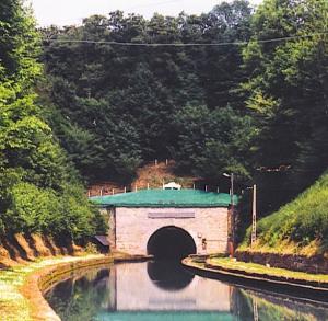 france/hauts-de-france/touage-souterrain-de-riqueval