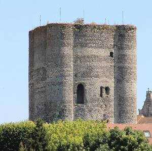 france/ile-de-france/donjon-de-houdan