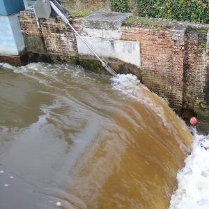 france/normandie/gisors/chute-d-eau