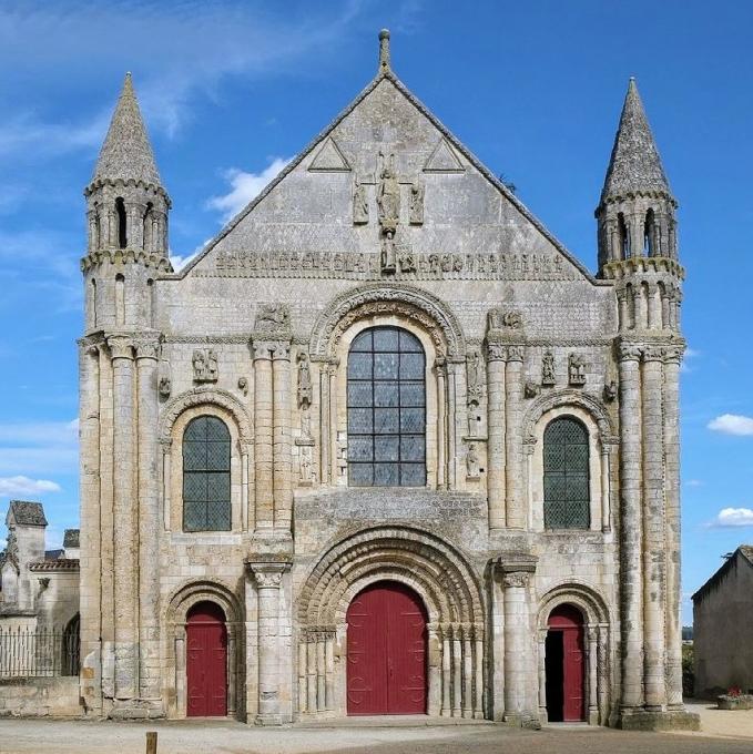 france/nouvelle-aquitaine/abbatiale-saint-jouin-de-marnes