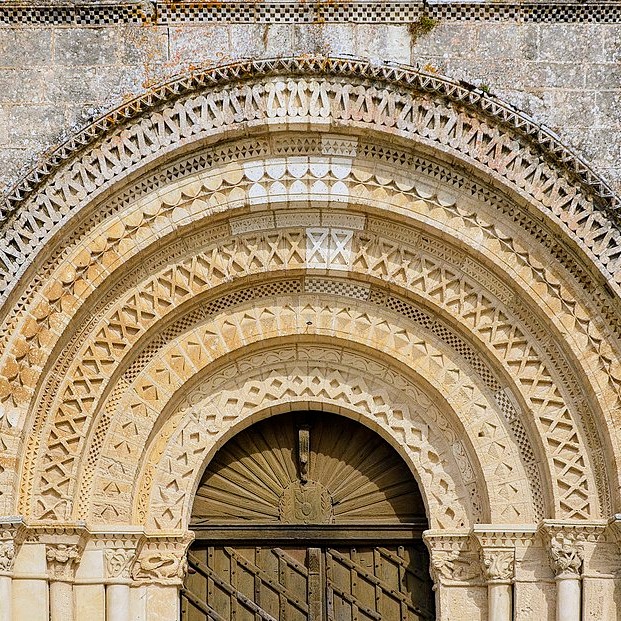 france/nouvelle-aquitaine/abbaye-de-saint-amant-de-boixe