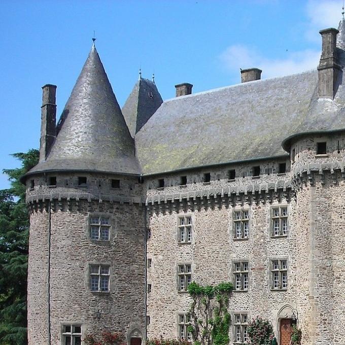 france/nouvelle-aquitaine/chateau-de-pompadour