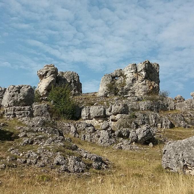 france/occitanie/chaos-de-nimes-le-vieux