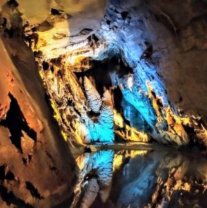 france/occitanie/grotte-de-la-cocaliere