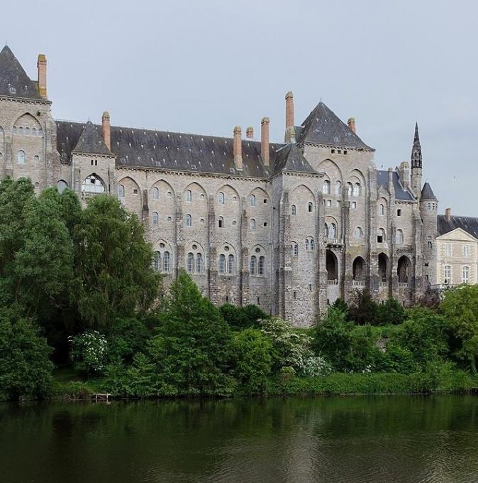 france/pays-de-la-loire/abbaye-saint-pierre-de-solesmes