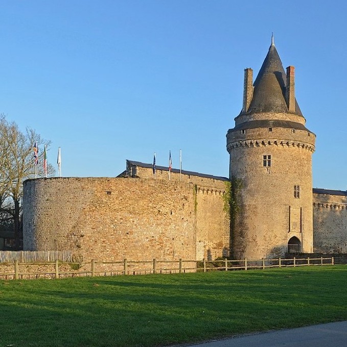 france/pays-de-la-loire/blain