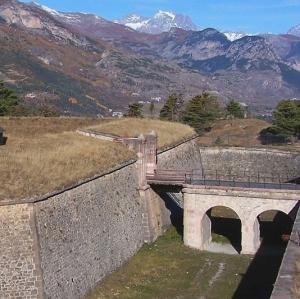 france/provence-alpes-cote-d-azur/mont-dauphin