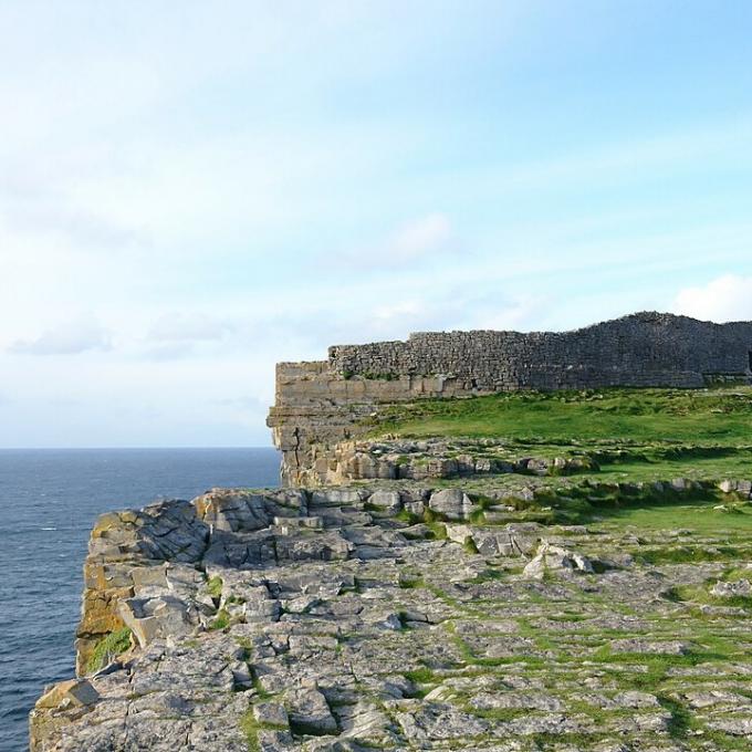 ireland/dun-aengus