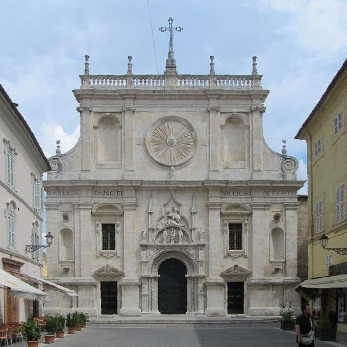 italia/basilica-di-san-nicola-da-tolentino