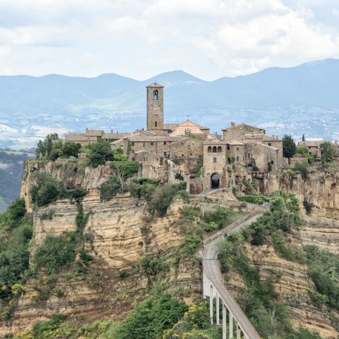 italia/civita-di-bagnoregio