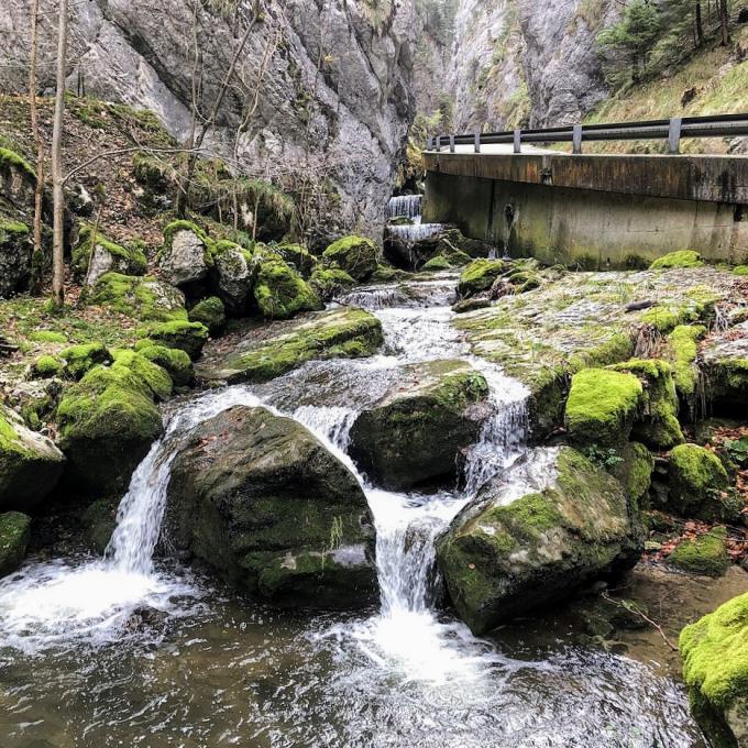 schweiz/gorges-du-pichoux