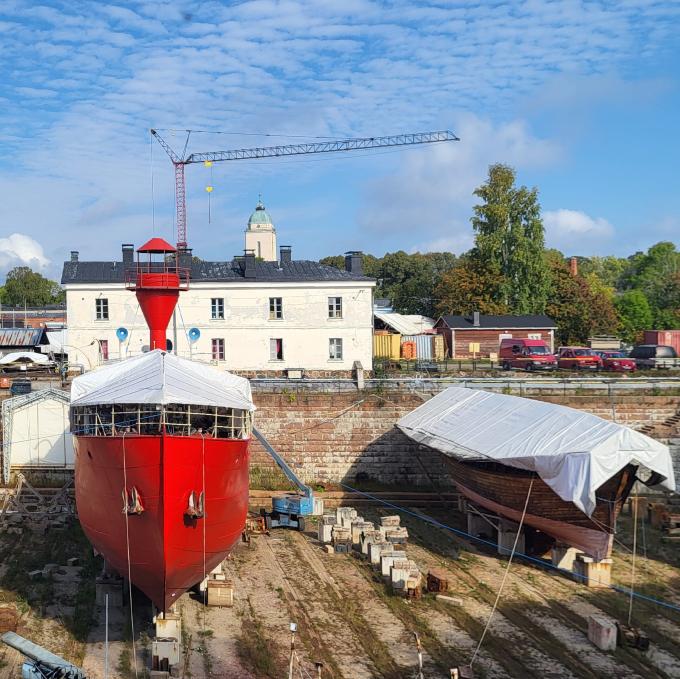 suomi/suomenlinna/kuivatelakan-katseluterassi