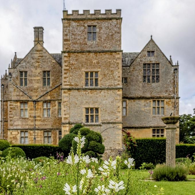 united-kingdom/chastleton-house