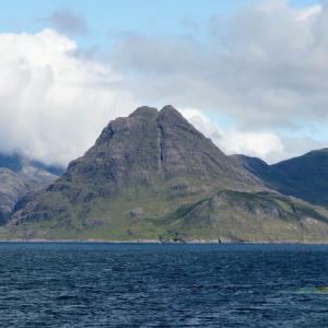 united-kingdom/cuillin-hills-viewpoint