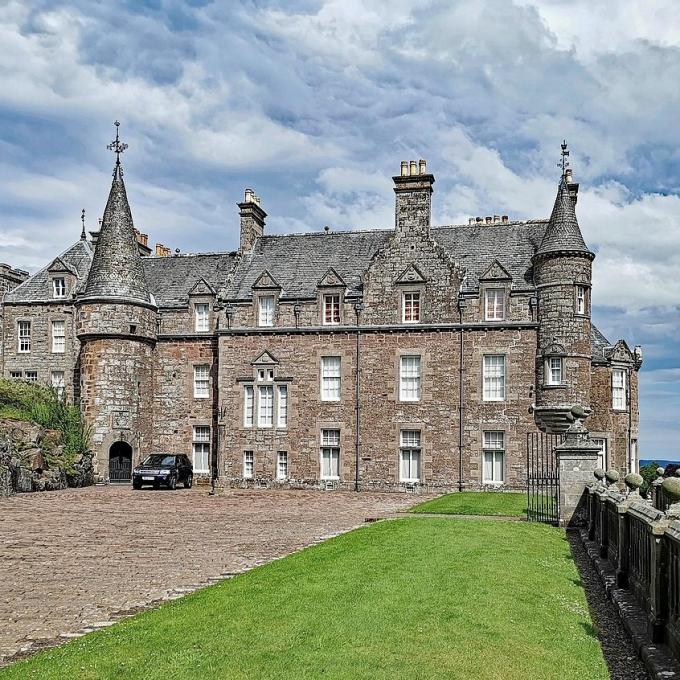 united-kingdom/drummond-castle