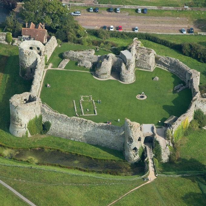 united-kingdom/eastbourne/pevensey-castle