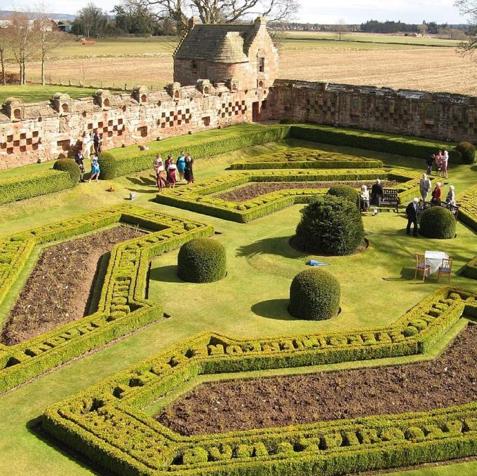 united-kingdom/edzell-castle